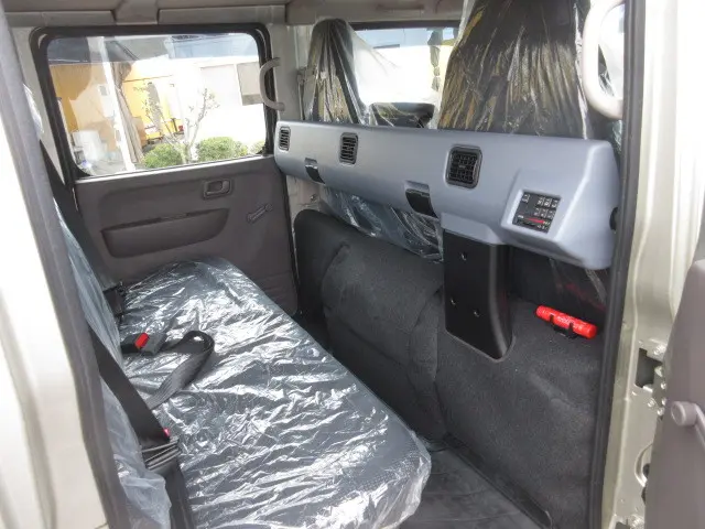 三菱 キャンター 2RG-FBA20(2WD)の写真27