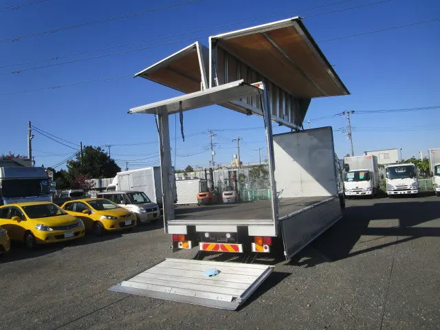 いすゞ フォワード 2PG-FRR90T2(2WD)の写真11