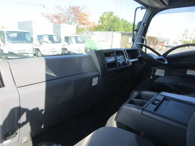 いすゞ フォワード 2PG-FRR90T2(2WD)の写真26