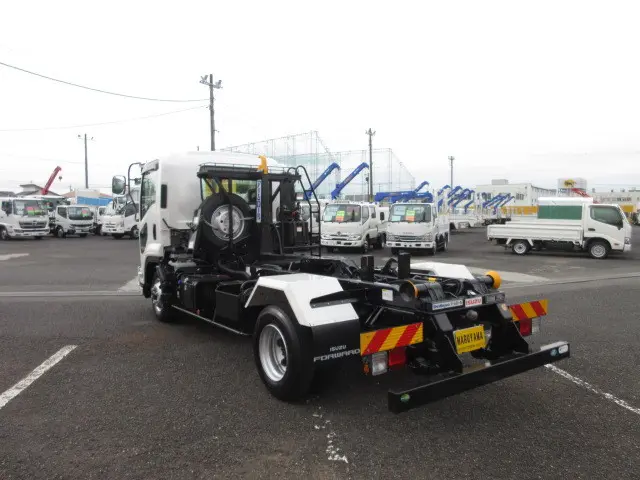 いすゞ フォワード 2RG-FRR90S4(2WD)の写真3