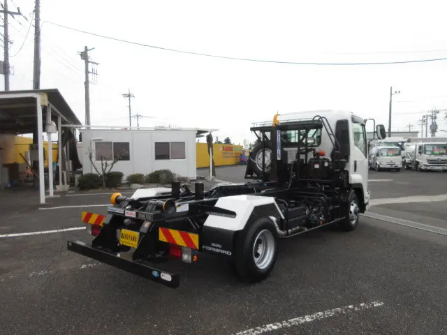 いすゞ フォワード 2RG-FRR90S4(2WD)の写真4