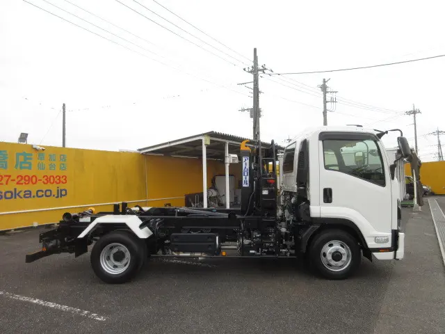 いすゞ フォワード 2RG-FRR90S4(2WD)の写真6