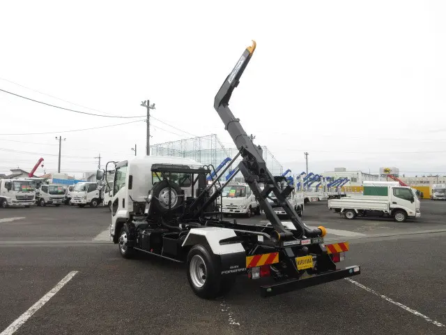 いすゞ フォワード 2RG-FRR90S4(2WD)の写真10