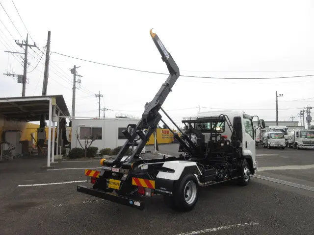 いすゞ フォワード 2RG-FRR90S4(2WD)の写真11