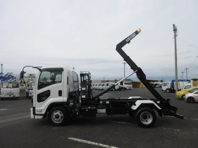 いすゞ フォワード 2RG-FRR90S4(2WD)の写真12