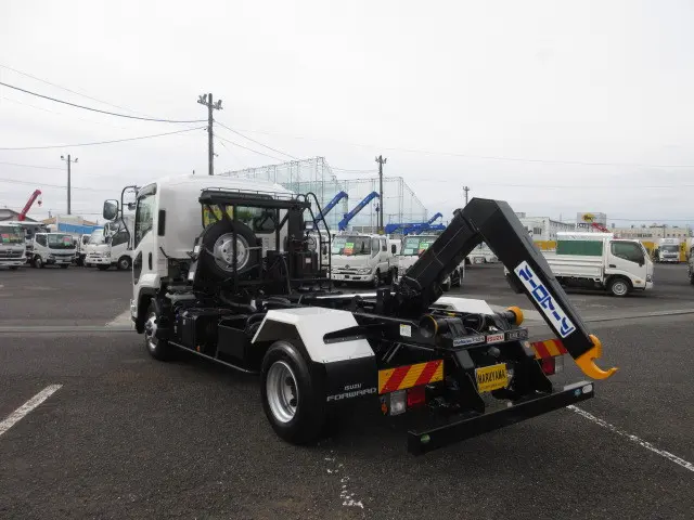 いすゞ フォワード 2RG-FRR90S4(2WD)の写真15