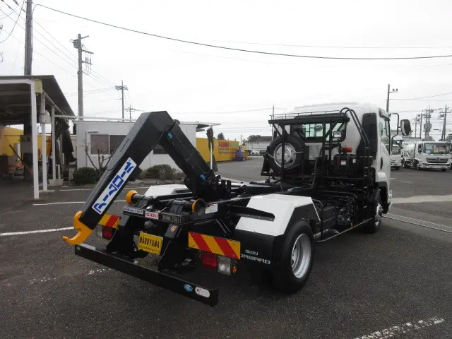 いすゞ フォワード 2RG-FRR90S4(2WD)の写真16