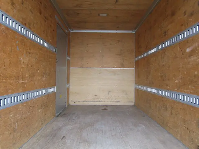 いすゞ エルフ TKG-NLR85AN(2WD)の写真9