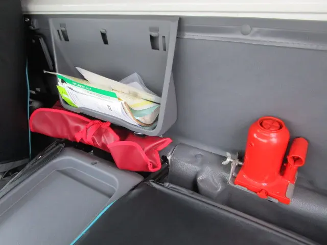 いすゞ エルフ TKG-NLR85AN(2WD)の写真24