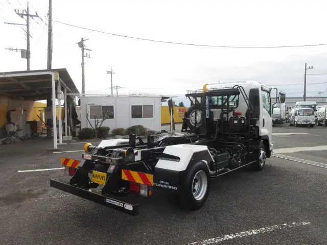 いすゞ フォワード 2RG-FRR90S4(2WD)の写真4