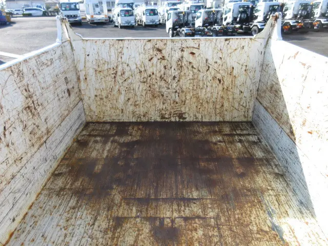 いすゞ フォワード 2RG-FRR90S4(2WD)の写真9