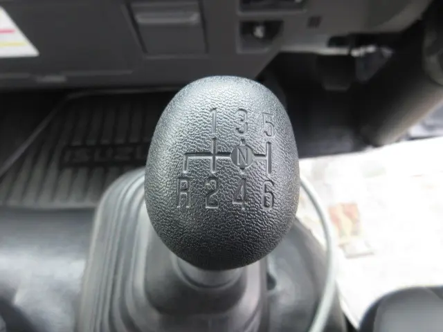 いすゞ フォワード 2RG-FRR90S4(2WD)の写真22