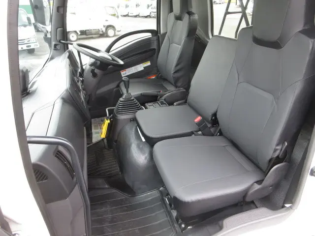 いすゞ フォワード 2RG-FRR90S4(2WD)の写真26