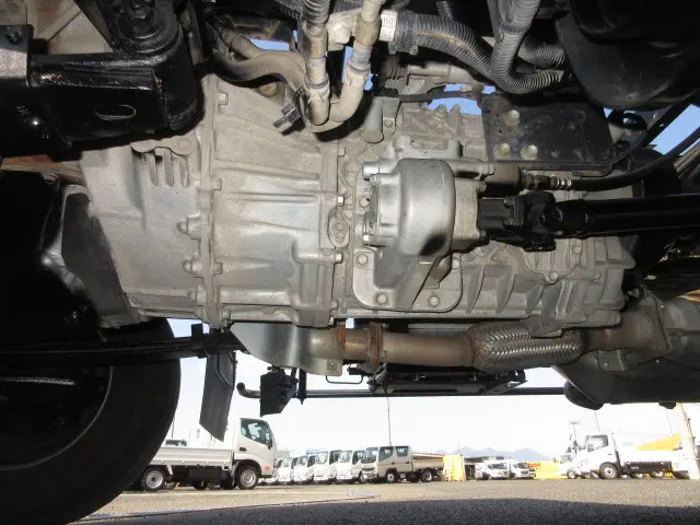 いすゞ フォワード 2RG-FRR90S4(2WD)の写真32