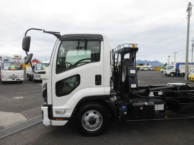 いすゞ フォワード 2RG-FRR90S4(2WD)の写真37