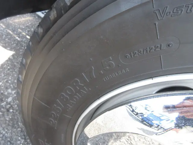 いすゞ フォワード 2RG-FRR90S4(2WD)の写真42