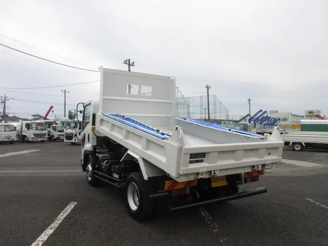 いすゞ フォワード 2PG-FRR90S1(2WD)の写真3