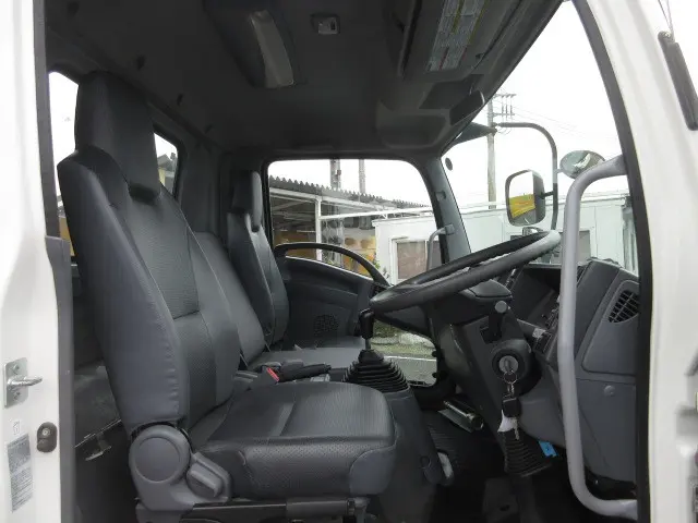 いすゞ フォワード 2PG-FRR90S1(2WD)の写真22