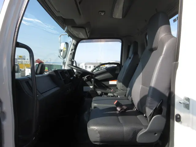 いすゞ フォワード 2RG-FRR90S1(2WD)の写真34