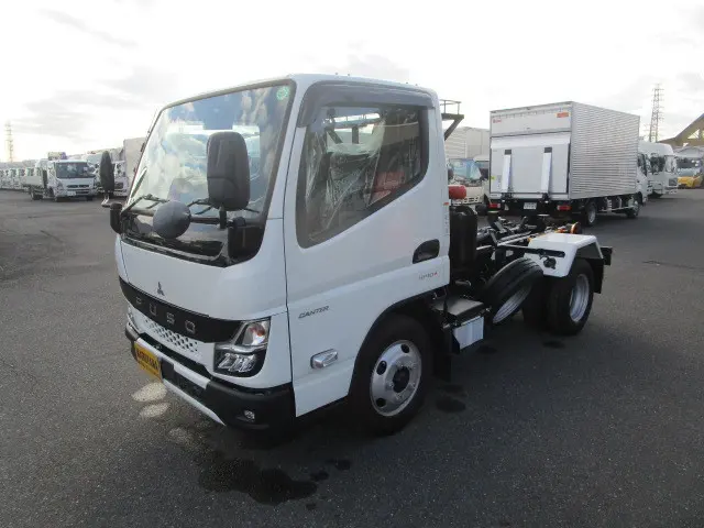 三菱 キャンター 2RG-FBAV0(2WD)の写真1