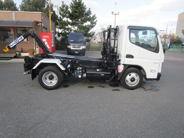 三菱 キャンター 2RG-FBAV0(2WD)の写真14