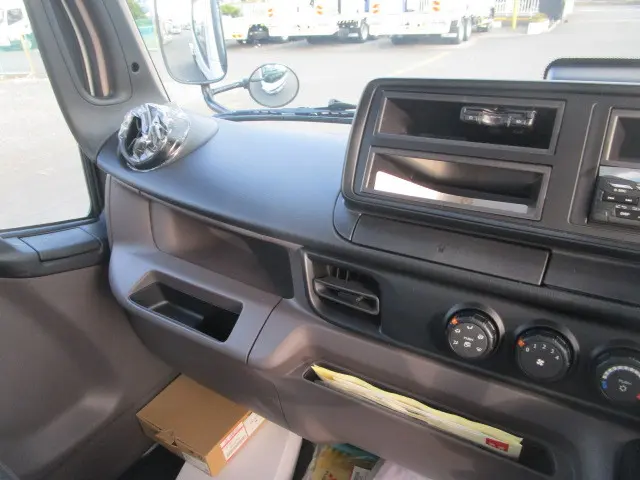 三菱 キャンター 2RG-FBAV0(2WD)の写真22
