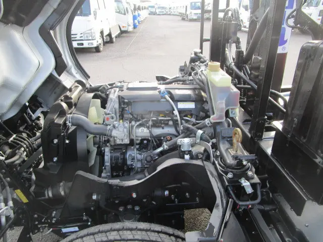 三菱 キャンター 2RG-FBAV0(2WD)の写真29