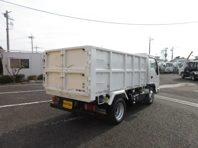 いすゞ エルフ 2RG-NKR88AN(2WD)の写真4