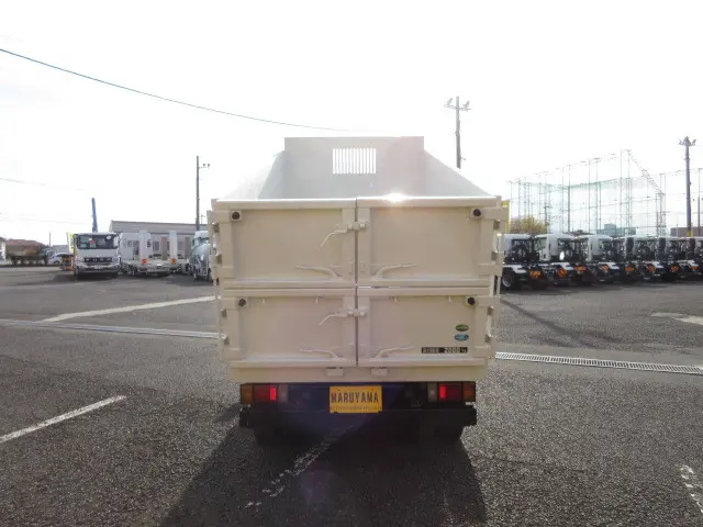 いすゞ エルフ 2RG-NKR88AN(2WD)の写真17