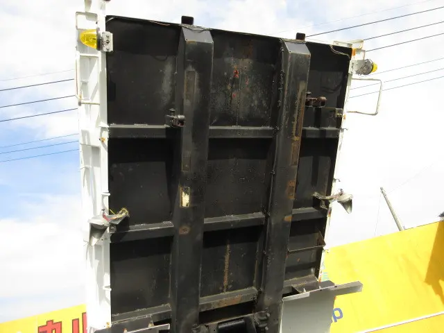 いすゞ エルフ 2RG-NKR88AN(2WD)の写真18