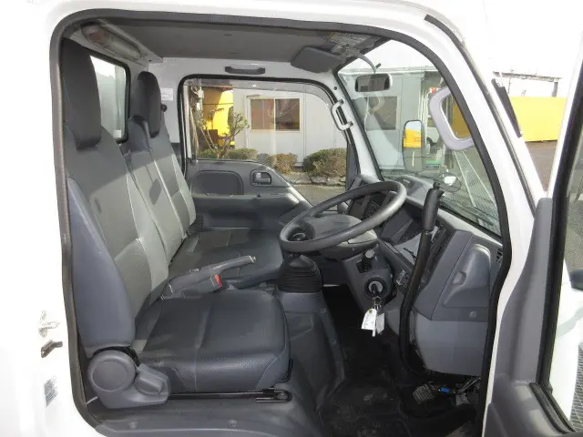 いすゞ エルフ 2RG-NKR88AN(2WD)の写真23