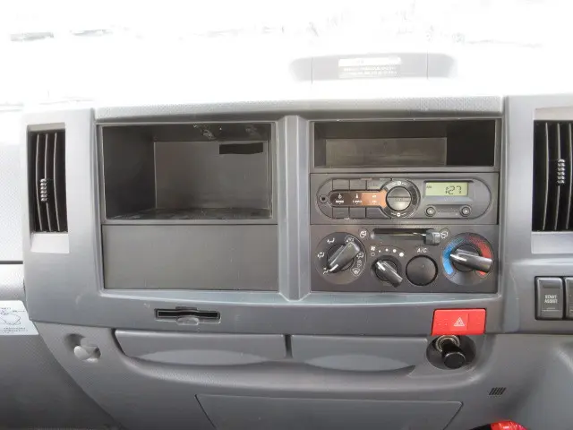 いすゞ エルフ 2RG-NKR88AN(2WD)の写真25