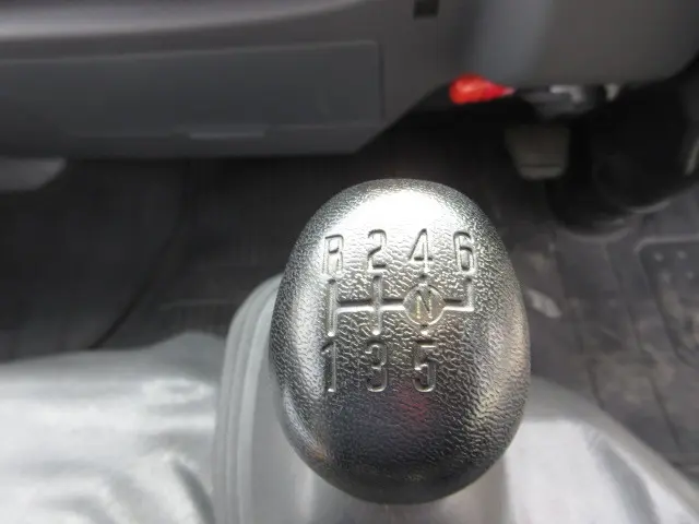 いすゞ エルフ 2RG-NKR88AN(2WD)の写真26