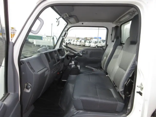 いすゞ エルフ 2RG-NKR88AN(2WD)の写真28