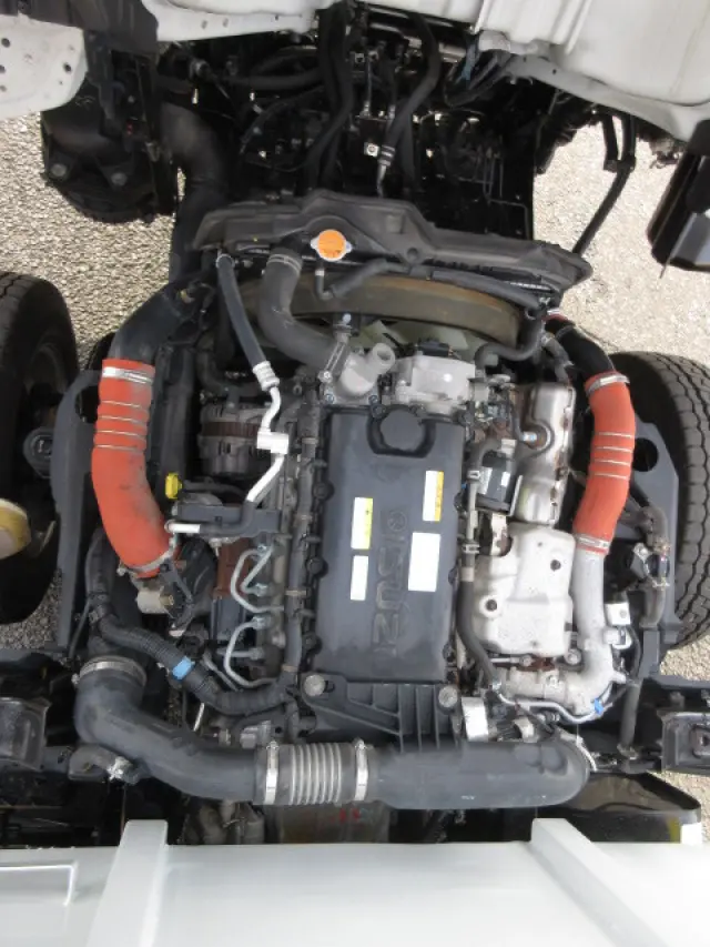 いすゞ エルフ 2RG-NKR88AN(2WD)の写真30