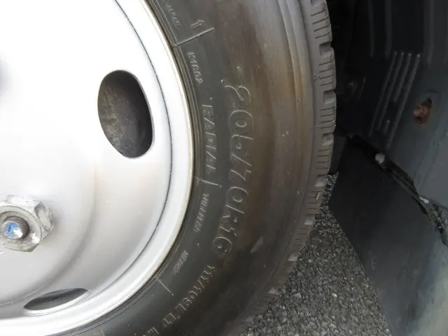 いすゞ エルフ 2RG-NKR88AN(2WD)の写真50