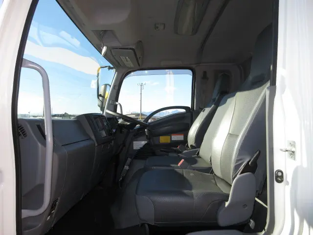 いすゞ フォワード 2RG-FRR90S2(2WD)の写真29