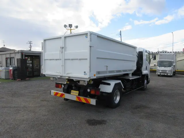 いすゞ フォワード 2RG-FRR90S2(2WD)の写真4