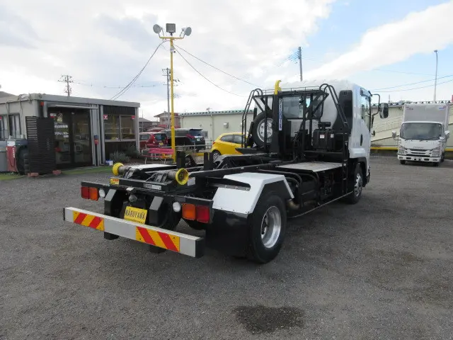 いすゞ フォワード 2RG-FRR90S2(2WD)の写真12