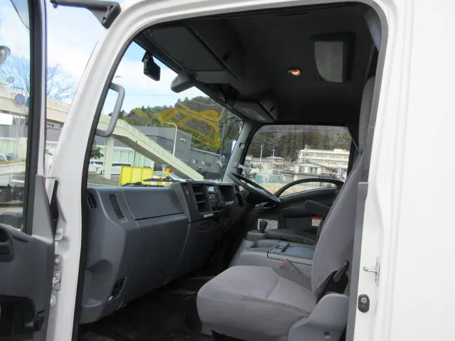 いすゞ フォワード 2RG-FRR90S2(2WD)の写真28