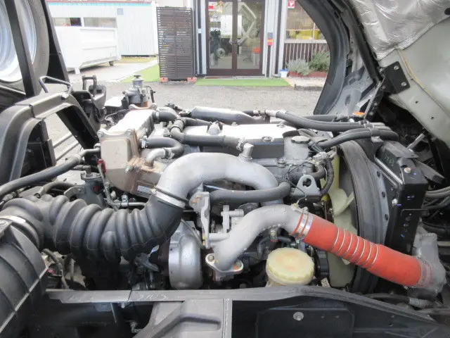 いすゞ フォワード 2RG-FRR90S2(2WD)の写真32