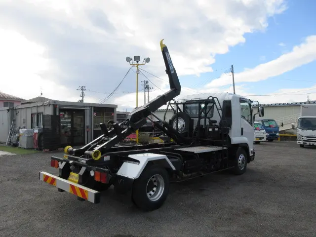 いすゞ フォワード 2RG-FRR90S2(2WD)の写真38