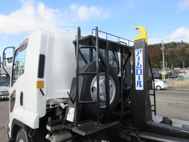 いすゞ フォワード 2RG-FRR90S2(2WD)の写真40