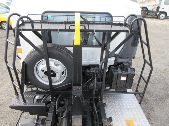 いすゞ フォワード 2RG-FRR90S2(2WD)の写真42