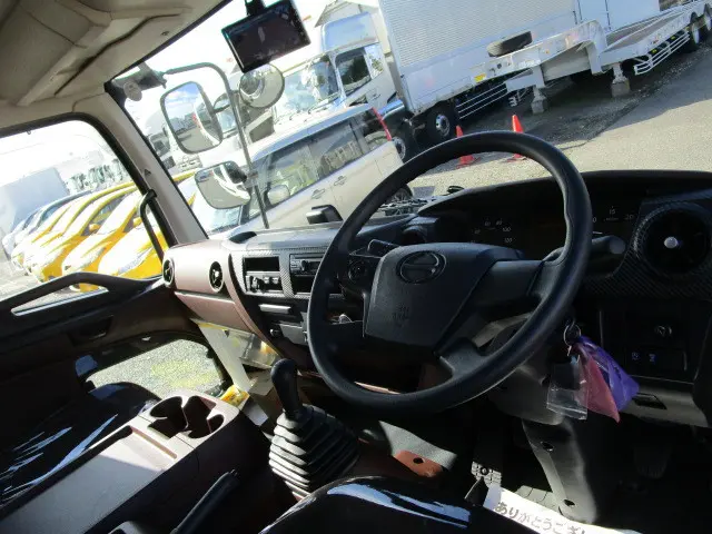 日野 レンジャー 2PG-FD2ABA(2WD)の写真9