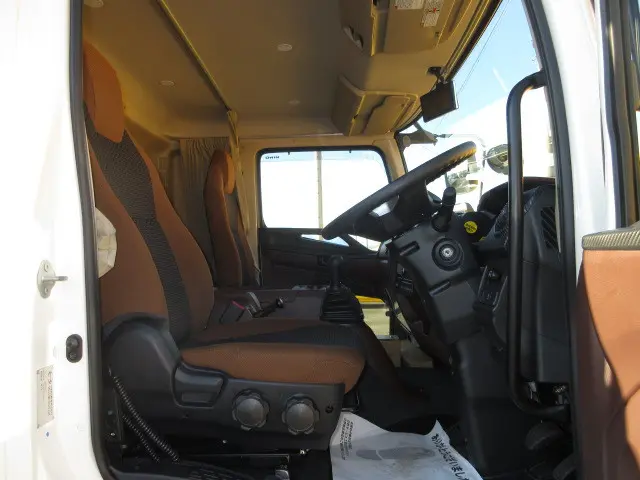 日野 レンジャー 2KG-FE2ACG(2WD)の写真15
