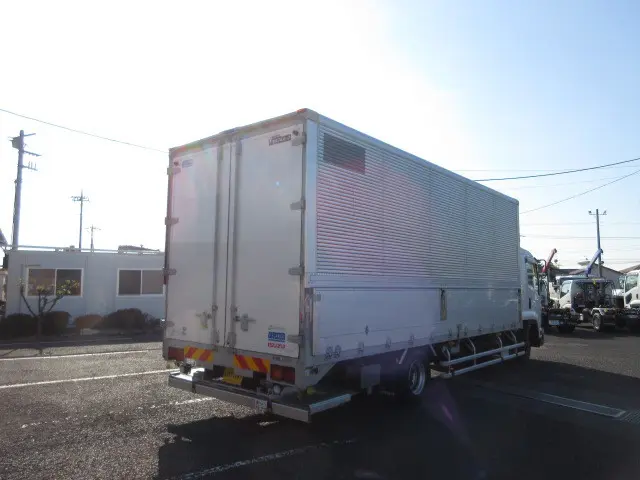 いすゞ フォワード 2RG-FRR90T2(2WD)の写真4