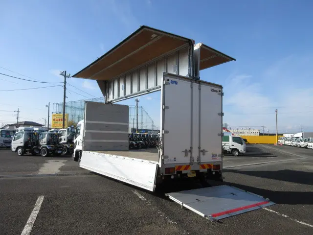 いすゞ フォワード 2RG-FRR90T2(2WD)の写真9