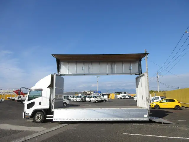 いすゞ フォワード 2RG-FRR90T2(2WD)の写真10