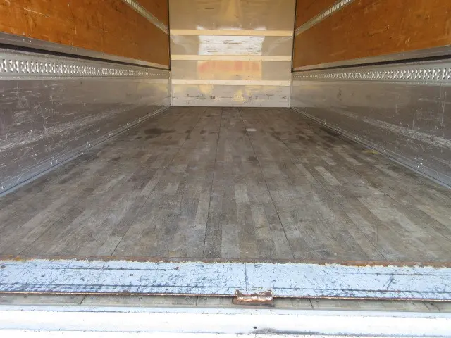 いすゞ フォワード 2RG-FRR90T2(2WD)の写真14